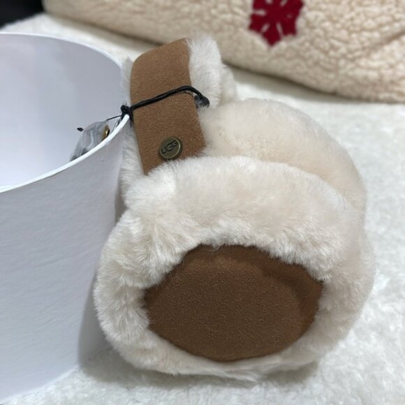 UGG Women's Sheepskin Bluetooth Earmuff - Picture 6 of 8